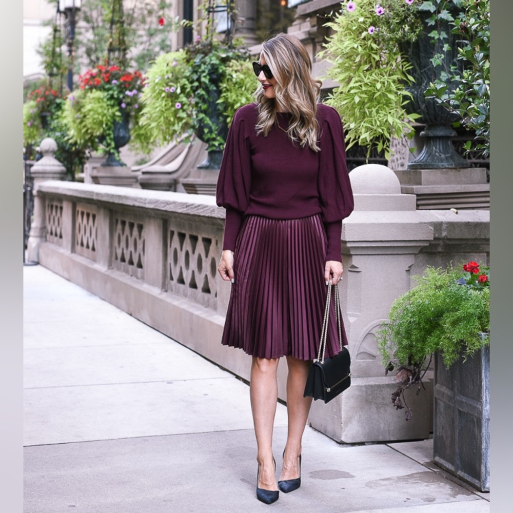 Size 12 Vince Camuto Pleated Burgundy Silk Skirt - Great Condition, no damage